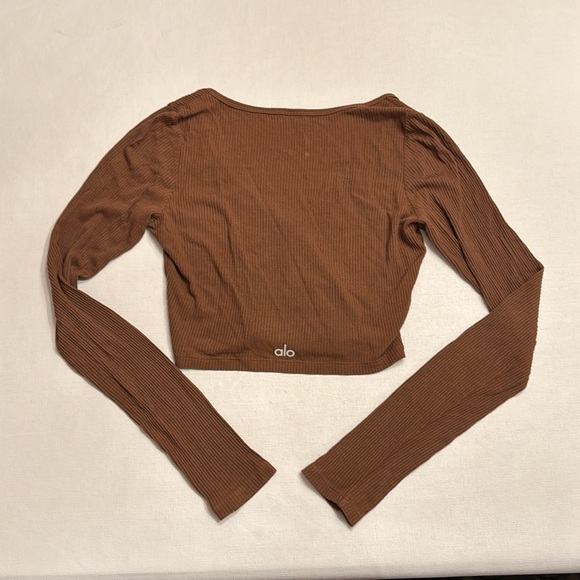 Alo Ribbed Cropped Whisper Cardigan Cinnamon Brown - Picture 4 of 5